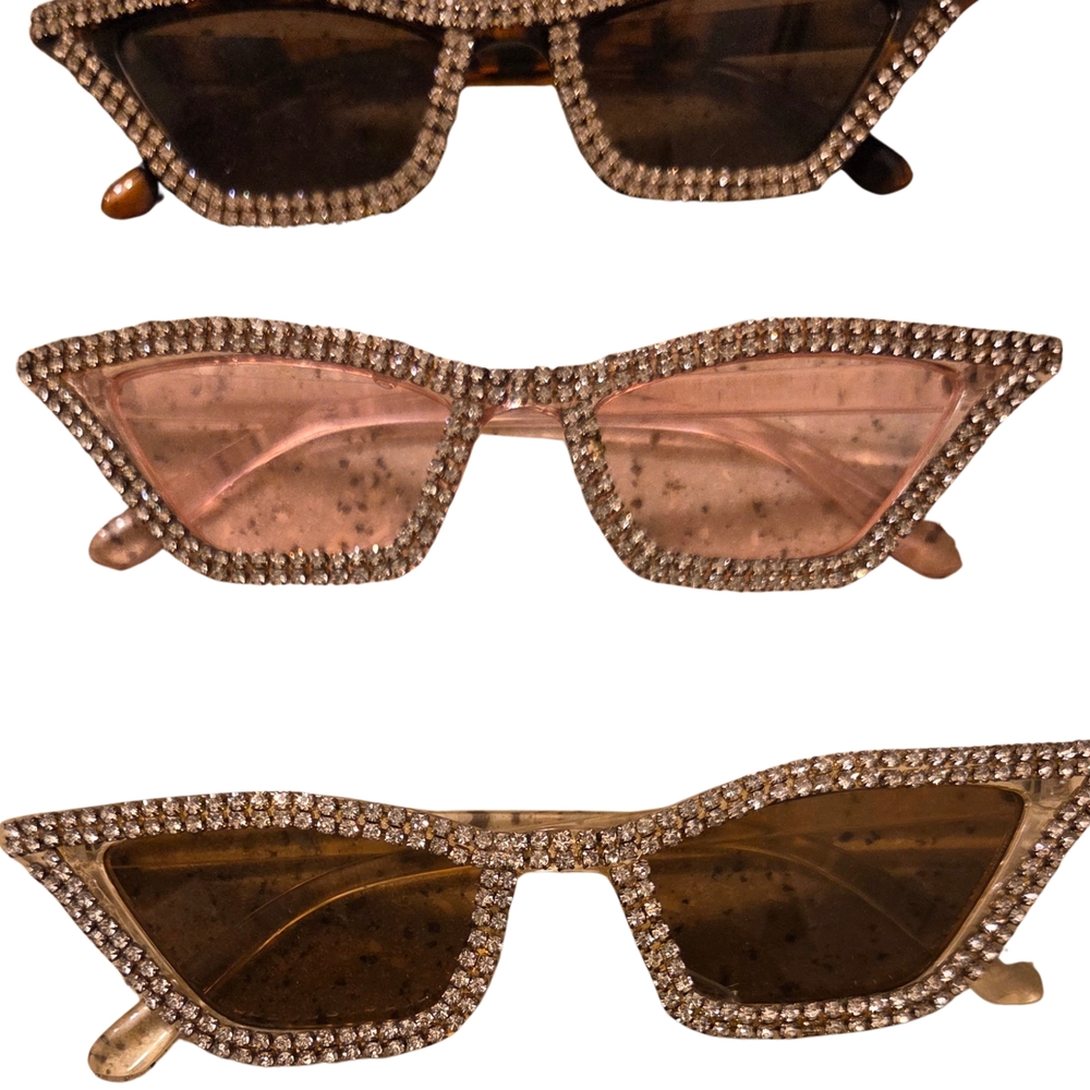 Elegant Rhinestone-Embellished Sunglasses